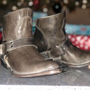 Freebird by Steven ankle boots